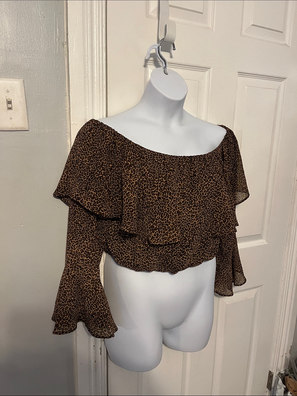 Show Me Your MuMu Brown Leopard Off-Shoulder Love Spell Ruffle Crop Top - Picture 6 of 15